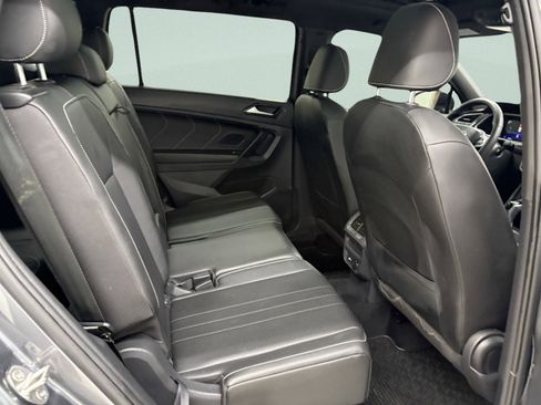 Used 2023 Volkswagen Tiguan SE R-Line image 21