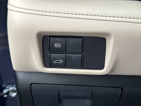 Certified 2024 Toyota Highlander XLE image 22