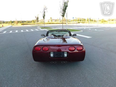 Used 2003 Chevrolet Corvette 50th Anniversary Edition w/ Preferred Equipment Group1 image 18