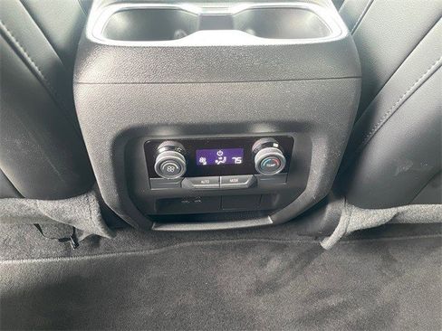 Certified 2025 Buick Enclave Preferred image 21