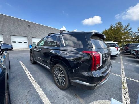 Used 2023 Hyundai Palisade Calligraphy w/ Cargo Package AWD/4WD image 2