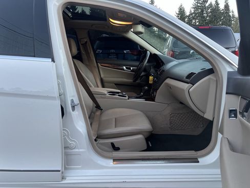 Used 2010 Mercedes-Benz C 300 Sedan image 19