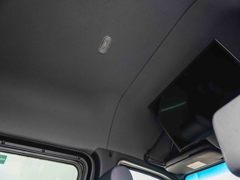 Used 2020 Mercedes-Benz Sprinter 2500 image 33