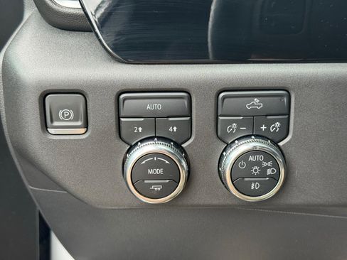 Used 2024 GMC Sierra 1500 Elevation AWD/4WD image 12