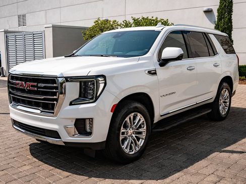 Used 2024 GMC Yukon SLT w/ SLT Luxury Package AWD/4WD image 1