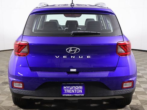 Certified 2025 Hyundai Venue Limited image 11