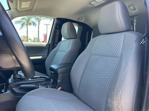 Used 2021 Toyota Tacoma SR AWD/4WD image 7