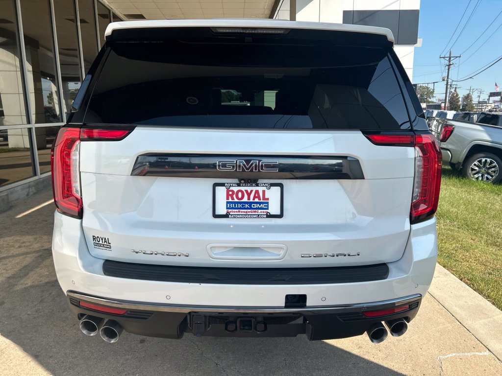 Used 2024 GMC Yukon XL Denali Ultimate AWD/4WD image 6
