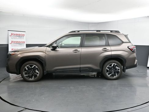 Used 2025 Subaru Forester Premium w/ Protection Package (1PH) image 5