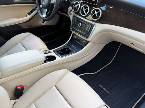 Used 2016 Mercedes-Benz CLA 250 image 18