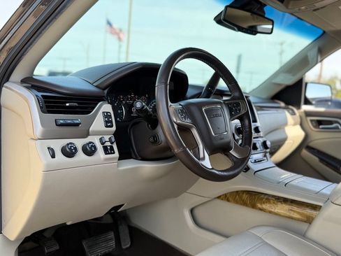 Used 2017 GMC Yukon Denali AWD/4WD image 9