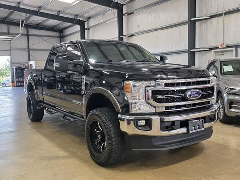 Used 2020 Ford F250 Lariat w/ Lariat Value Package AWD/4WD image 3
