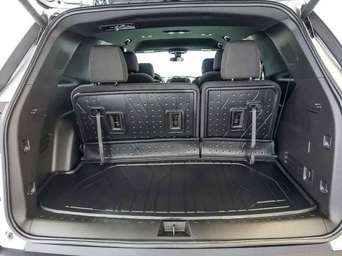 Certified 2023 Chevrolet Traverse LT FWD image 29