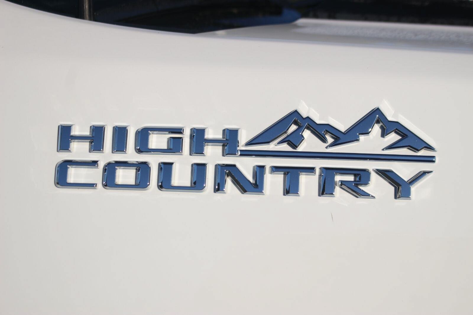 Used 2021 Chevrolet Silverado 2500 High Country AWD/4WD image 11