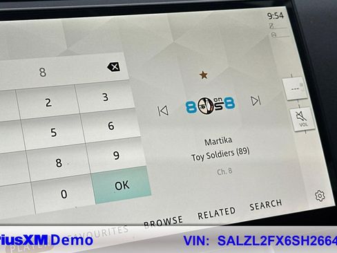 Certified 2025 Land Rover Range Rover Evoque Dynamic SE image 37