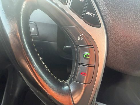 Used 2014 Hyundai Elantra w/ Option Group 2 FWD image 14
