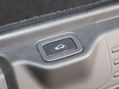 Used 2020 Land Rover Range Rover HSE image 54