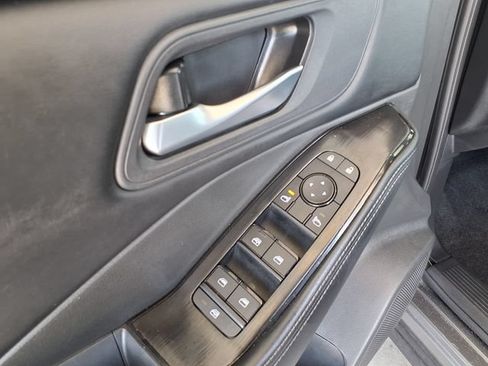 Used 2025 Nissan Rogue SV FWD image 23