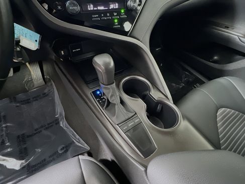 Used 2024 Toyota Camry SE FWD image 25