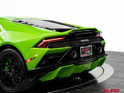 Used 2023 Lamborghini Huracan EVO image 15