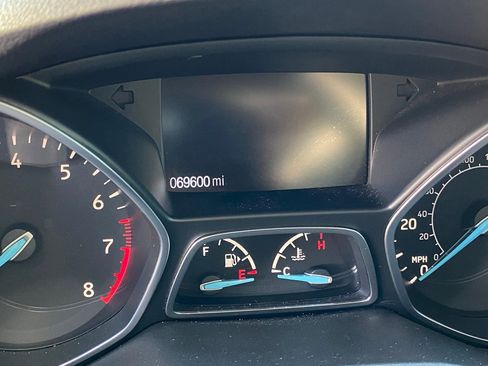 Used 2018 Ford Escape Titanium w/ Ford Safe & Smart Package image 11