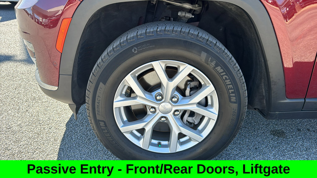 Used 2023 Jeep Grand Cherokee L Limited w/ Luxury Tech Group II RWD image 11