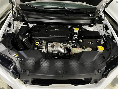 Used 2019 Jeep Cherokee Limited w/ Luxury Group AWD/4WD image 42