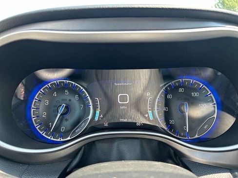 Used 2020 Chrysler Pacifica Touring-L Plus w/ Tire & Wheel Group image 11