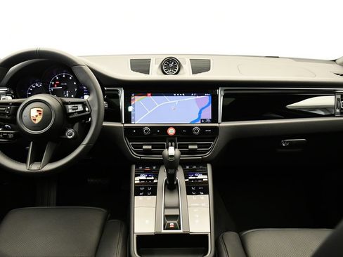 Certified 2026 Porsche Macan AWD/4WD image 21