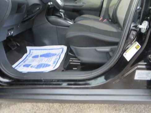 Used 2019 Nissan Kicks S image 12