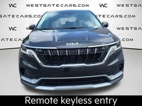 Used 2024 Kia Carnival LX image 4