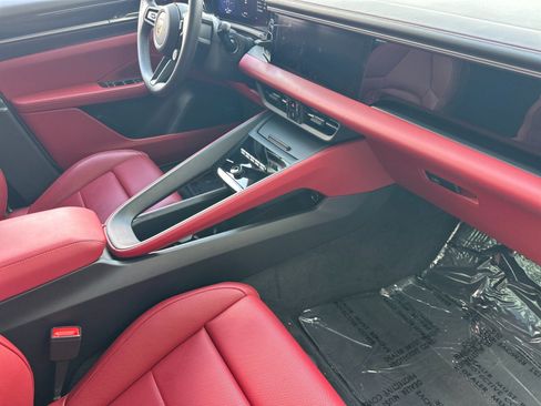 Used 2025 Porsche Macan 4 Electric AWD/4WD image 16