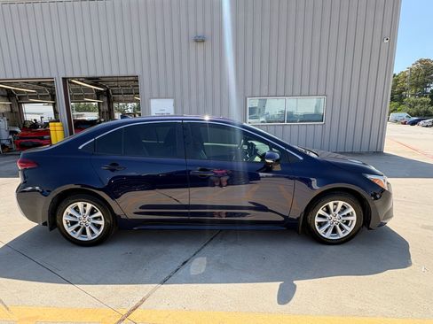 Used 2024 Toyota Corolla XLE FWD image 9