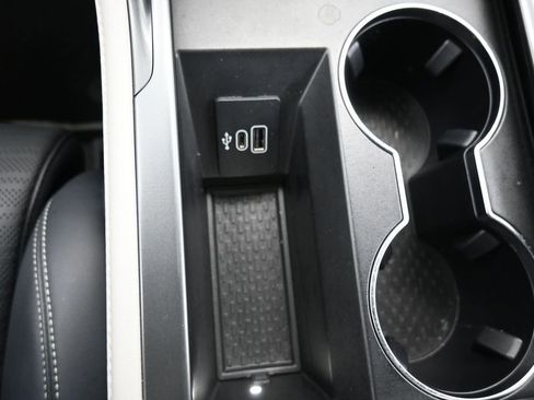 Used 2025 Lincoln Nautilus Reserve AWD/4WD image 22