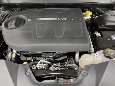 Used 2020 Jeep Cherokee Latitude Lux w/ Comfort/Convenience Group image 18