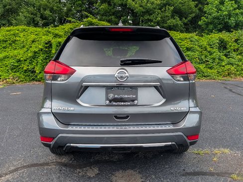 Used 2017 Nissan Rogue SV w/ SV Premium Package AWD/4WD image 6