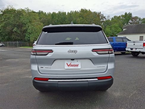 Used 2022 Jeep Grand Cherokee L Laredo w/ Luxury Tech Group I image 5