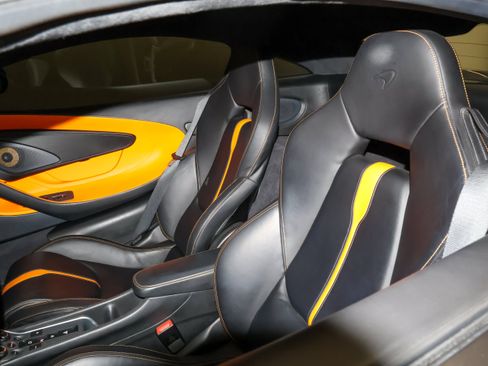Used 2016 McLaren 570S Coupe RWD image 12
