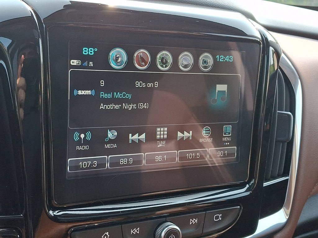 Used 2018 Chevrolet Traverse High Country AWD/4WD image 17