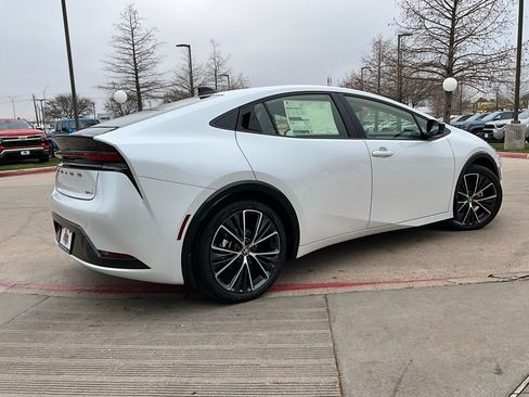 New 2026 Toyota Prius XLE image 6