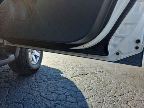 Used 2014 Toyota FJ Cruiser 4WD image 33