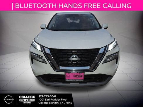 Used 2023 Nissan Rogue SV image 10