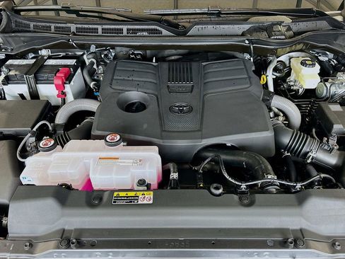 New 2026 Toyota Tundra Limited AWD/4WD image 8