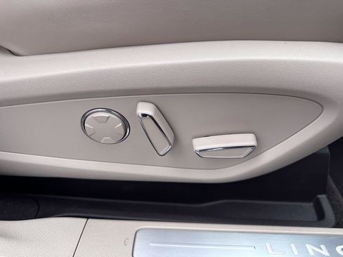 Used 2018 Lincoln MKC Reserve image 39