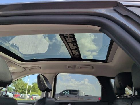 Used 2022 Ford Escape Titanium FWD image 22