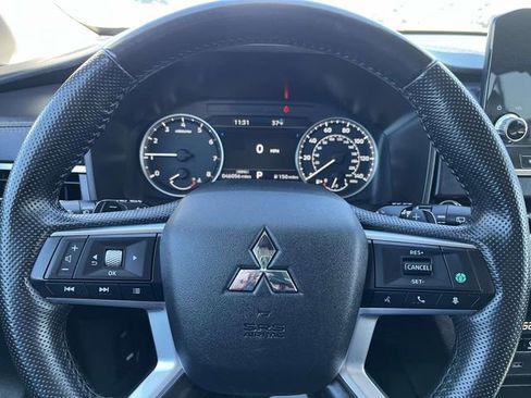 Used 2024 Mitsubishi Outlander SE Black Edition image 30