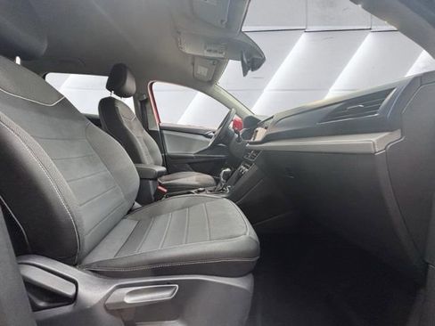 Certified 2024 Volkswagen Taos SE image 14