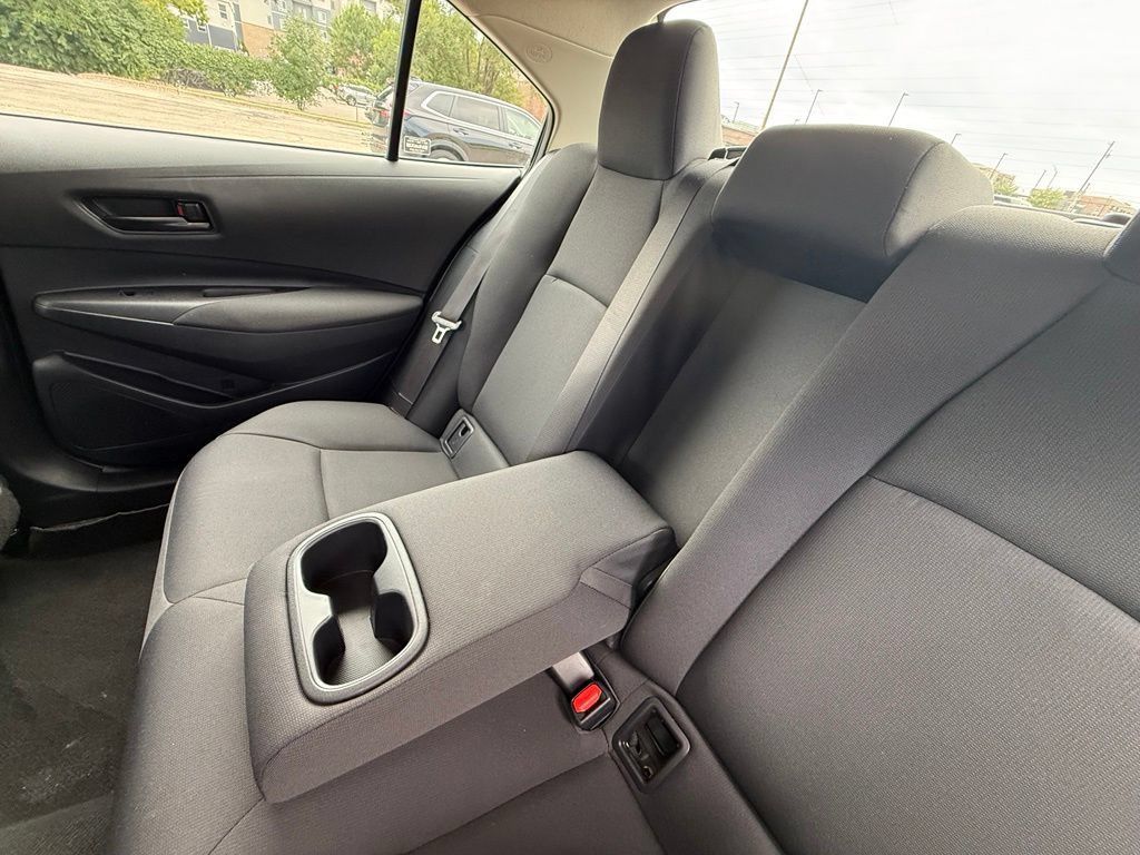 Used 2025 Toyota Corolla LE FWD image 29
