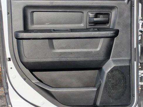 Certified 2017 RAM 2500 Tradesman w/ Chrome Appearance Group image 32