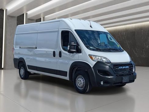 Used 2024 RAM ProMaster 2500 w/ Safety Group image 8